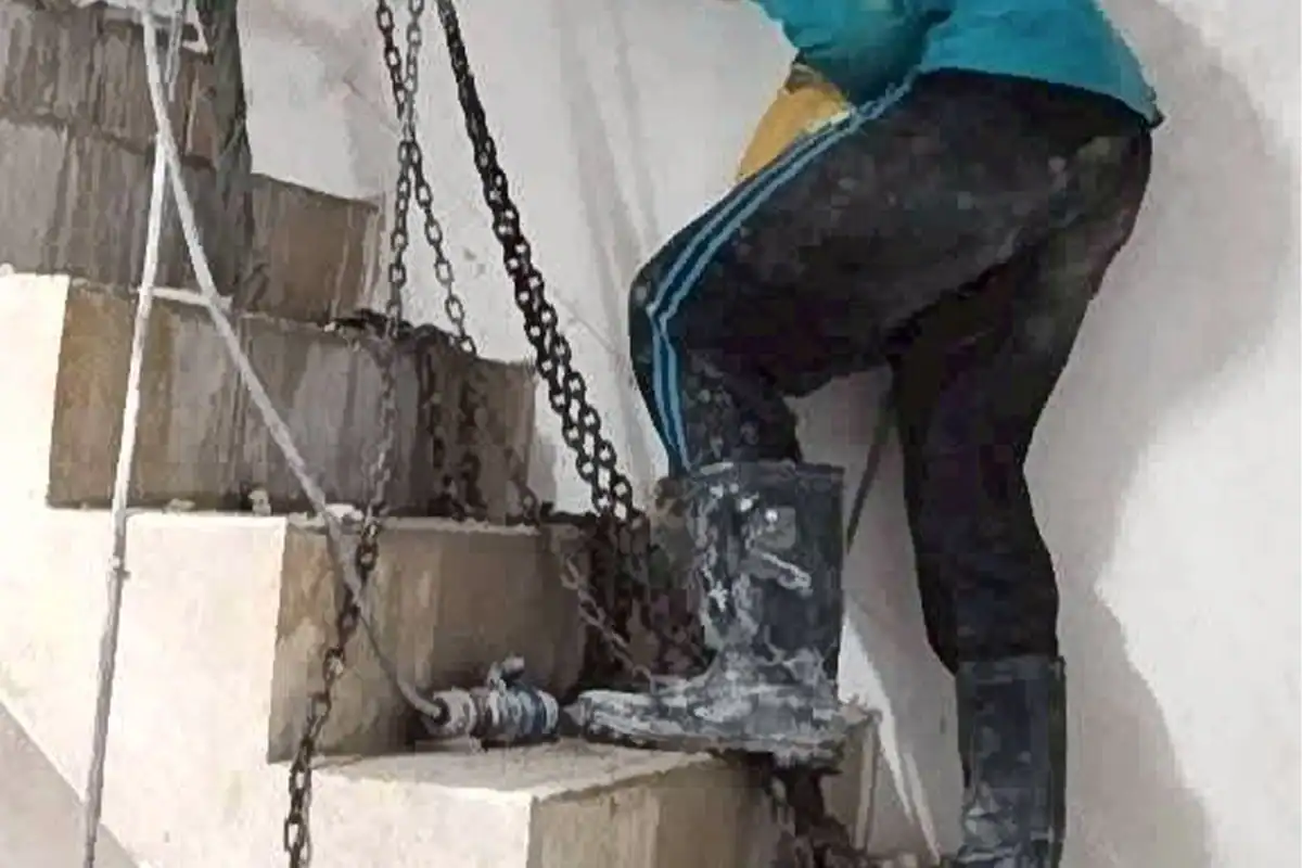 ตัดพื้นบันไดตึกแถว-06