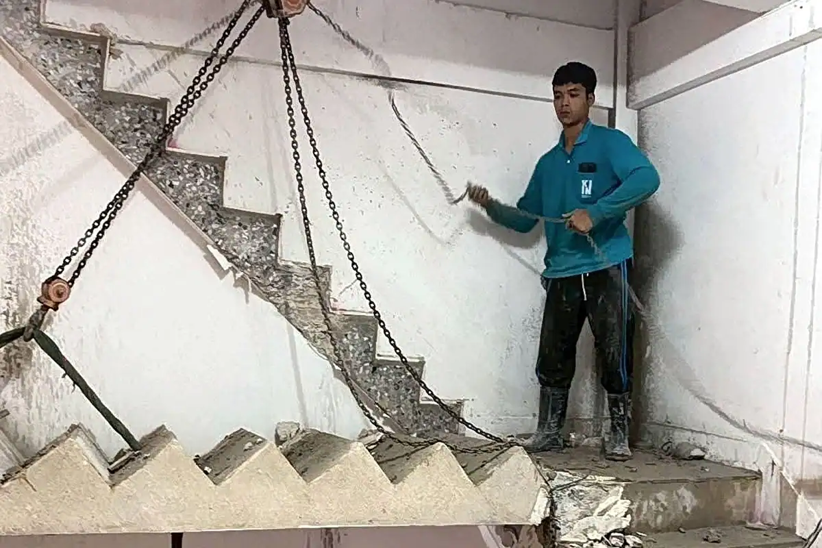 ตัดพื้นบันไดตึกแถว-10