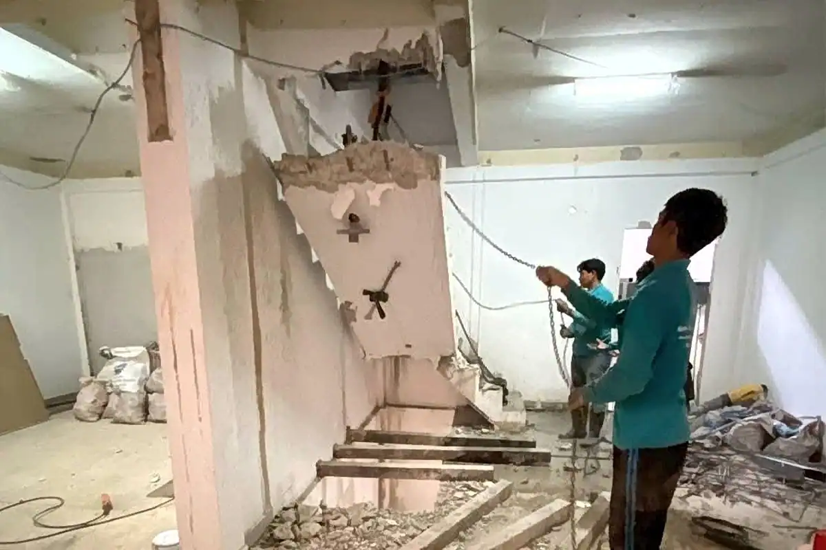 ตัดพื้นบันไดตึกแถว-11