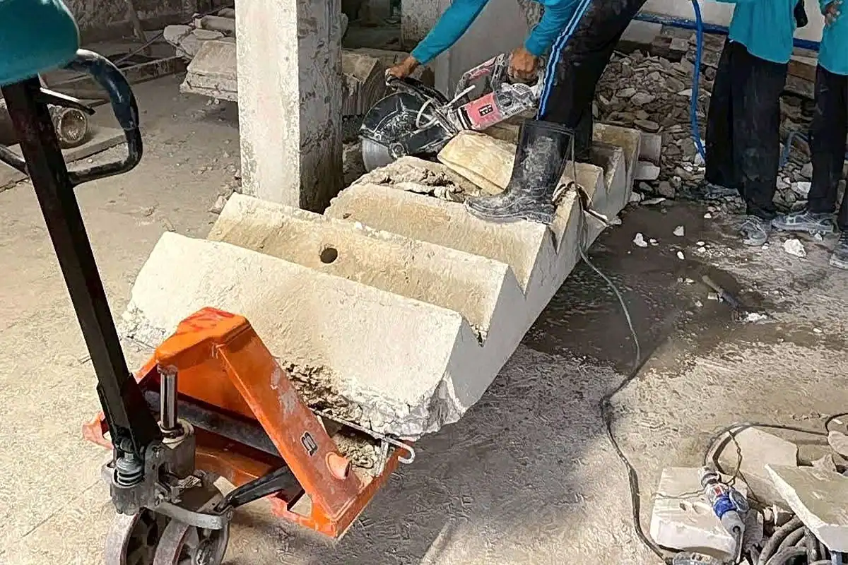 ตัดพื้นบันไดตึกแถว-12