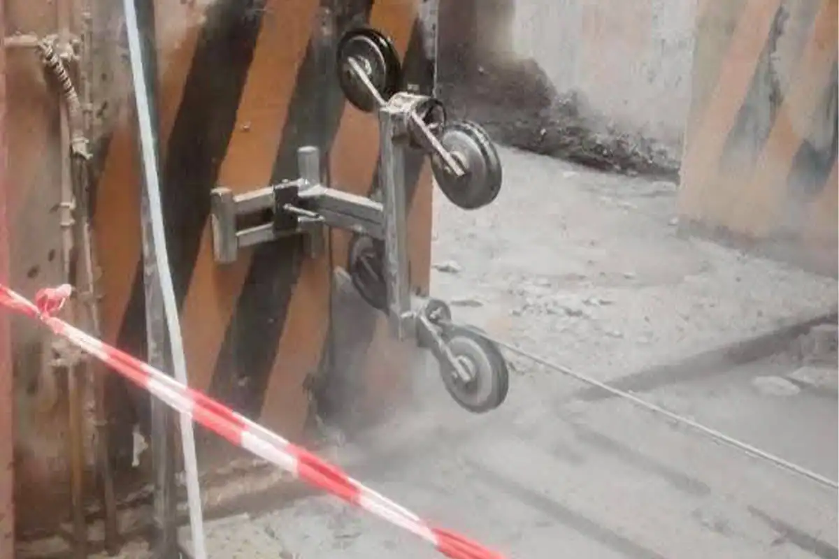 ตัดแท่นเครื่องจักรคอนกรีต-02